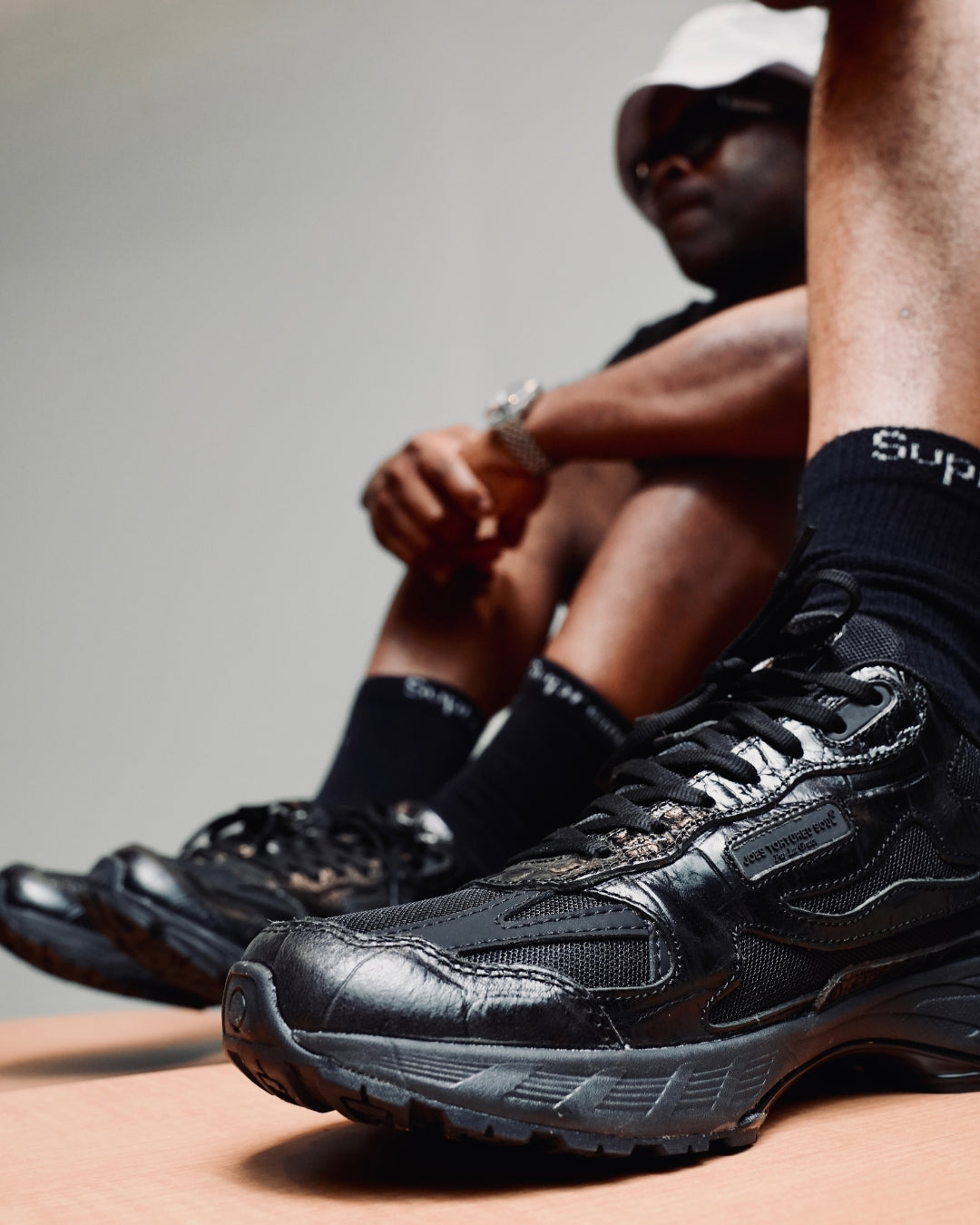 083 TRAINER v2 (BLACK CROCODILE )